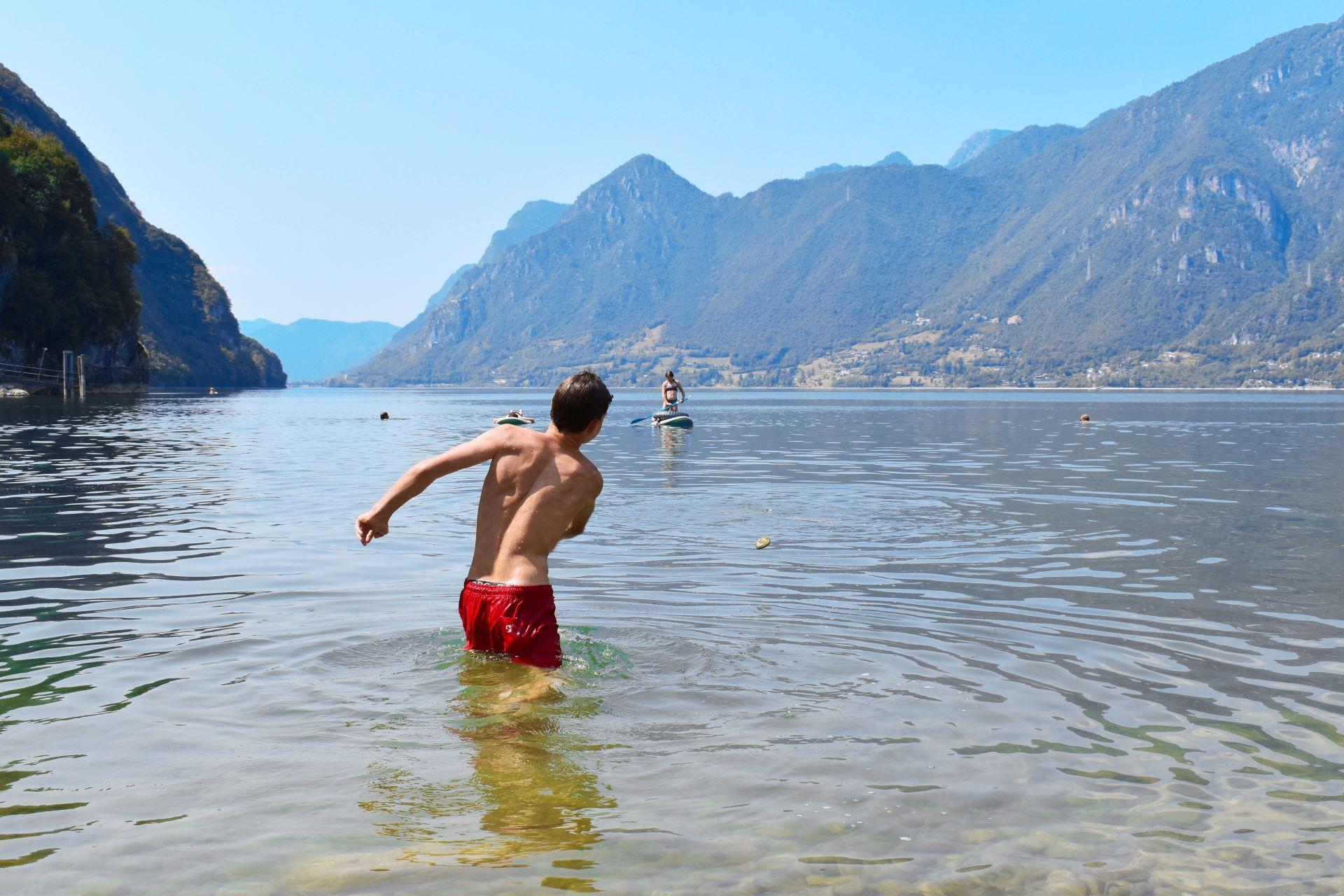 Sport d'acqua sul lago d'Idro